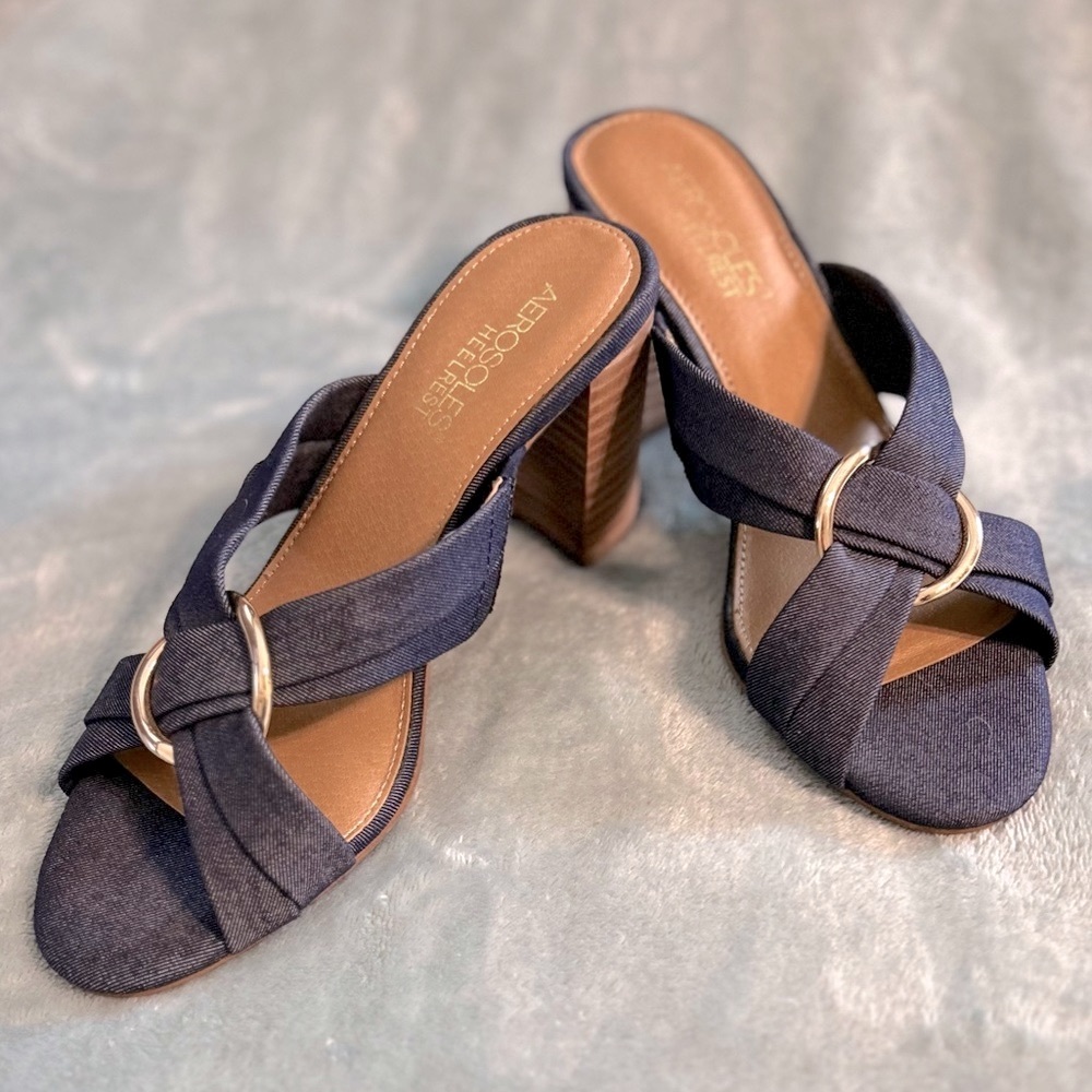 NWOT Aerosol denim sandals size 7